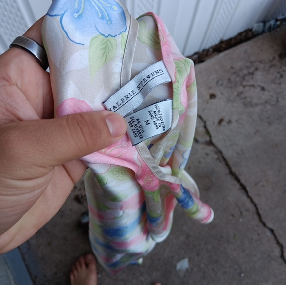 Vintage Valerie Stevens  Full Length Polyester Nightgown M Beige Floral - Picture 5 of 5